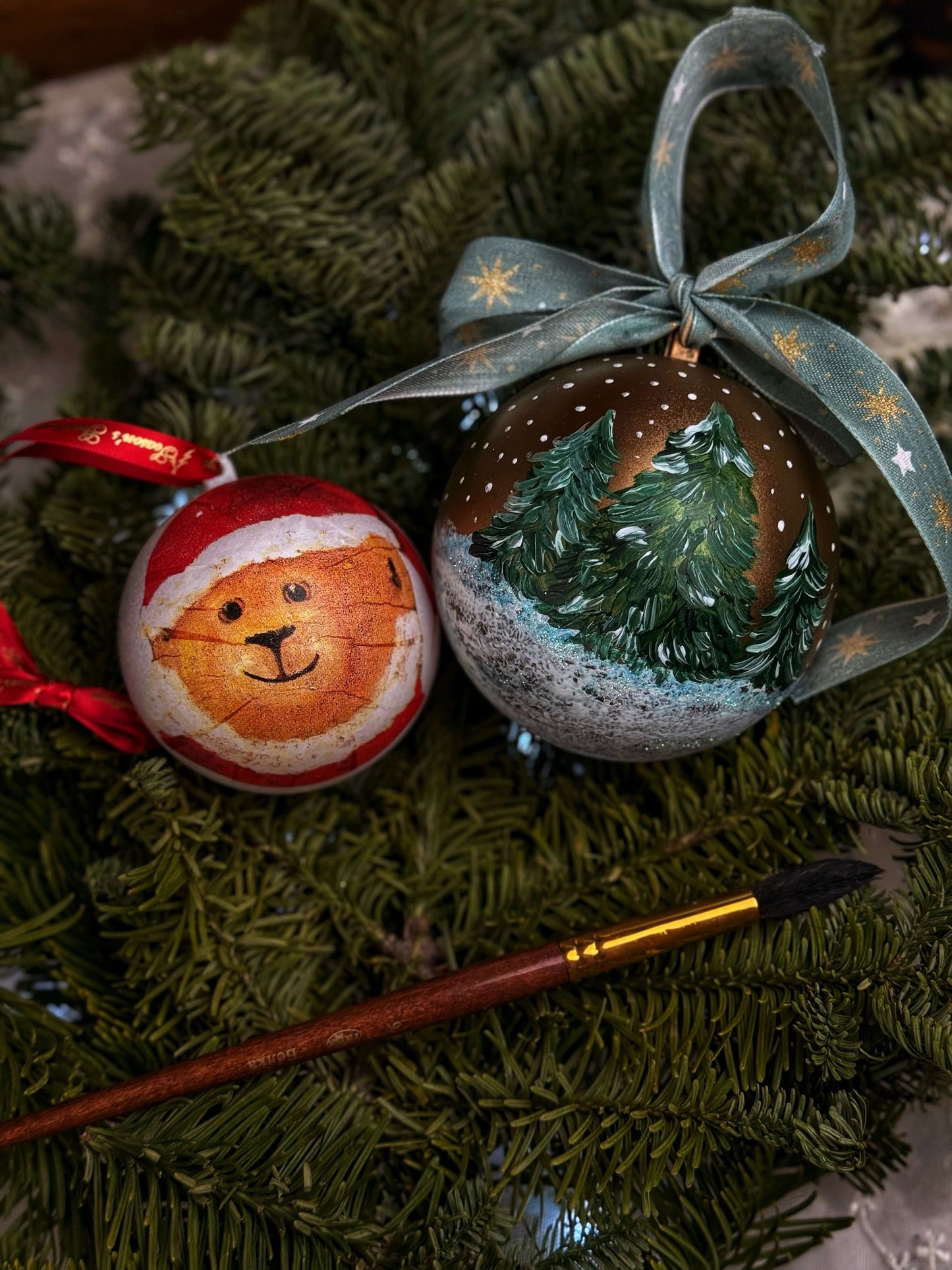 Eltern-Kind Workshop: Weihnachtskugeln-Bemalen am 2. Advent I Art Space Berlin